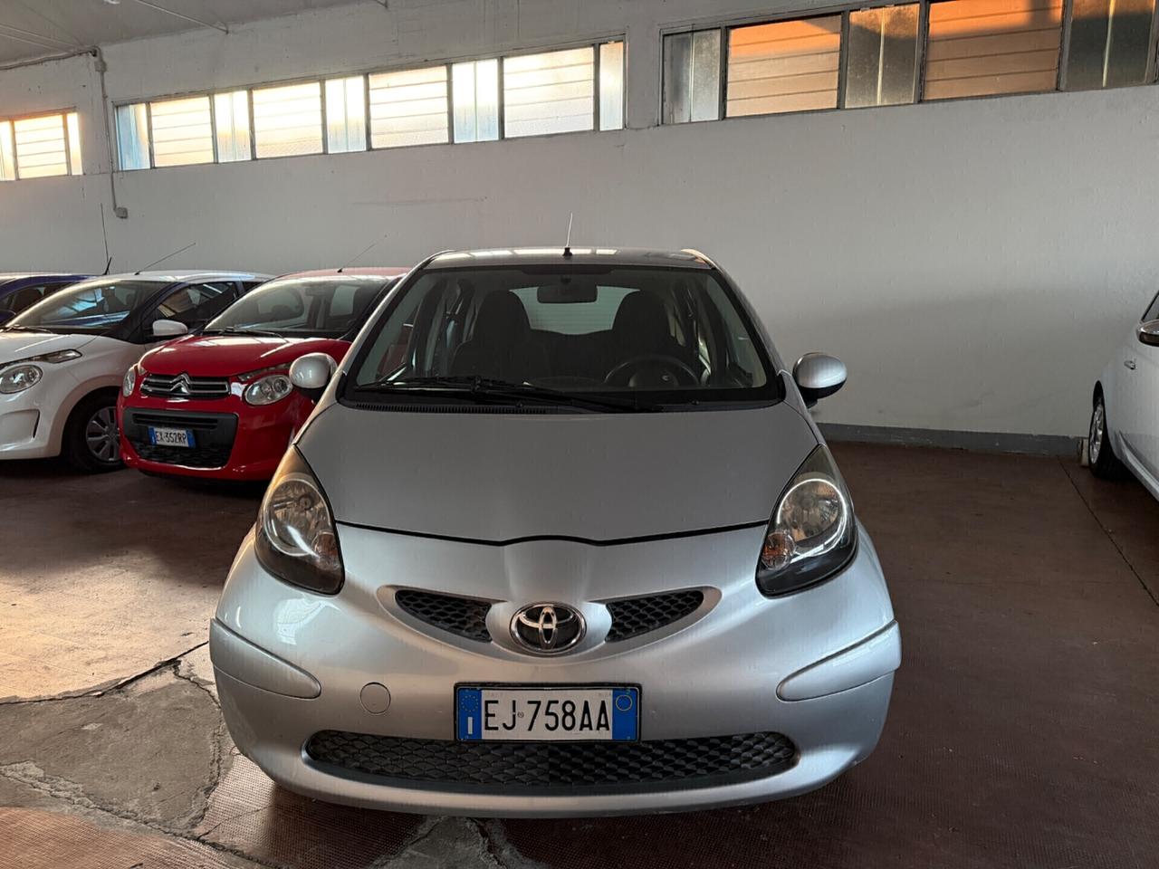 Toyota Aygo 1.0 12V VVT-i 5 porte Deep