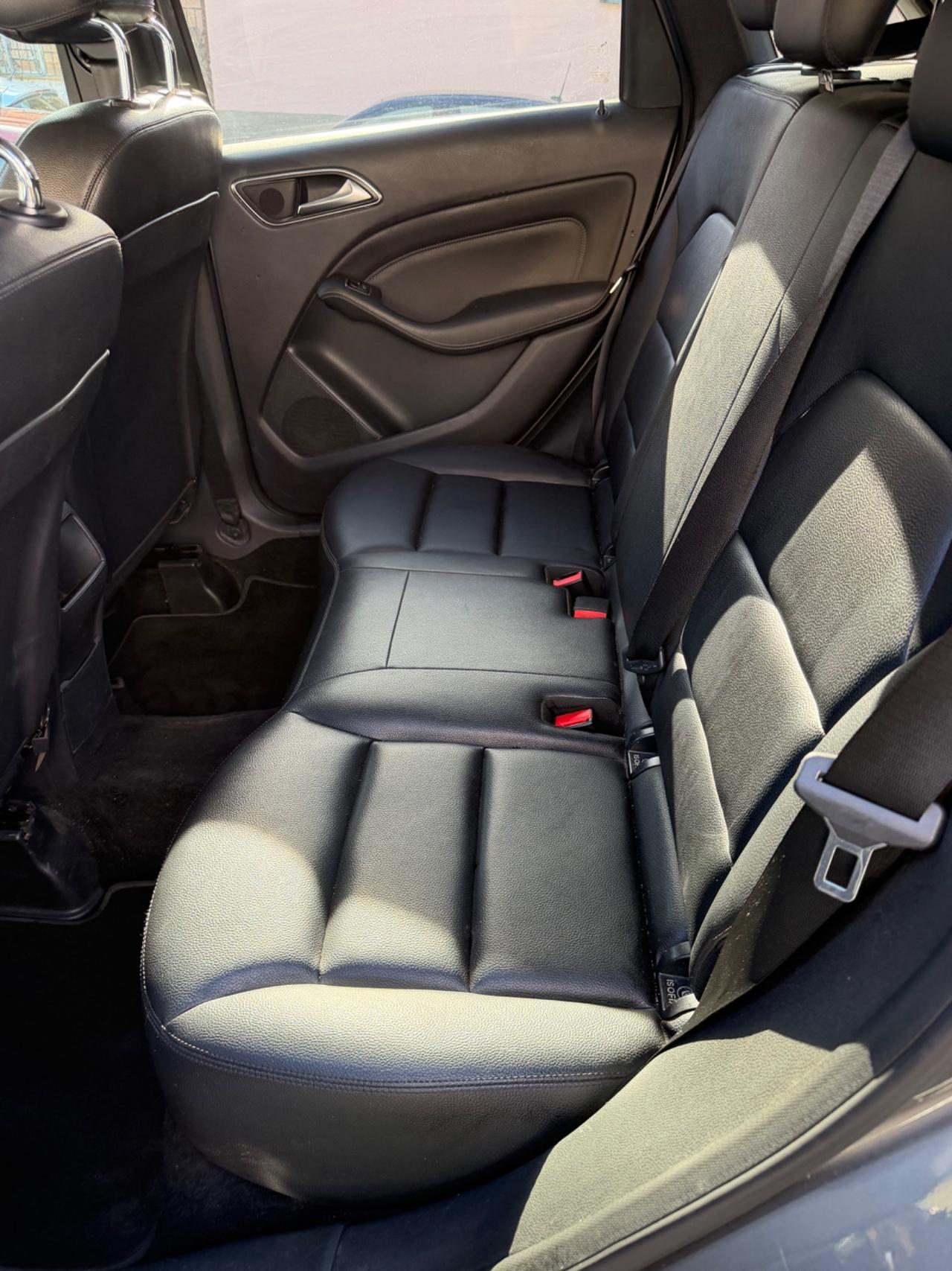 Mercedes-benz B 180 CDI FULLOPT KMCERT RETROCAM