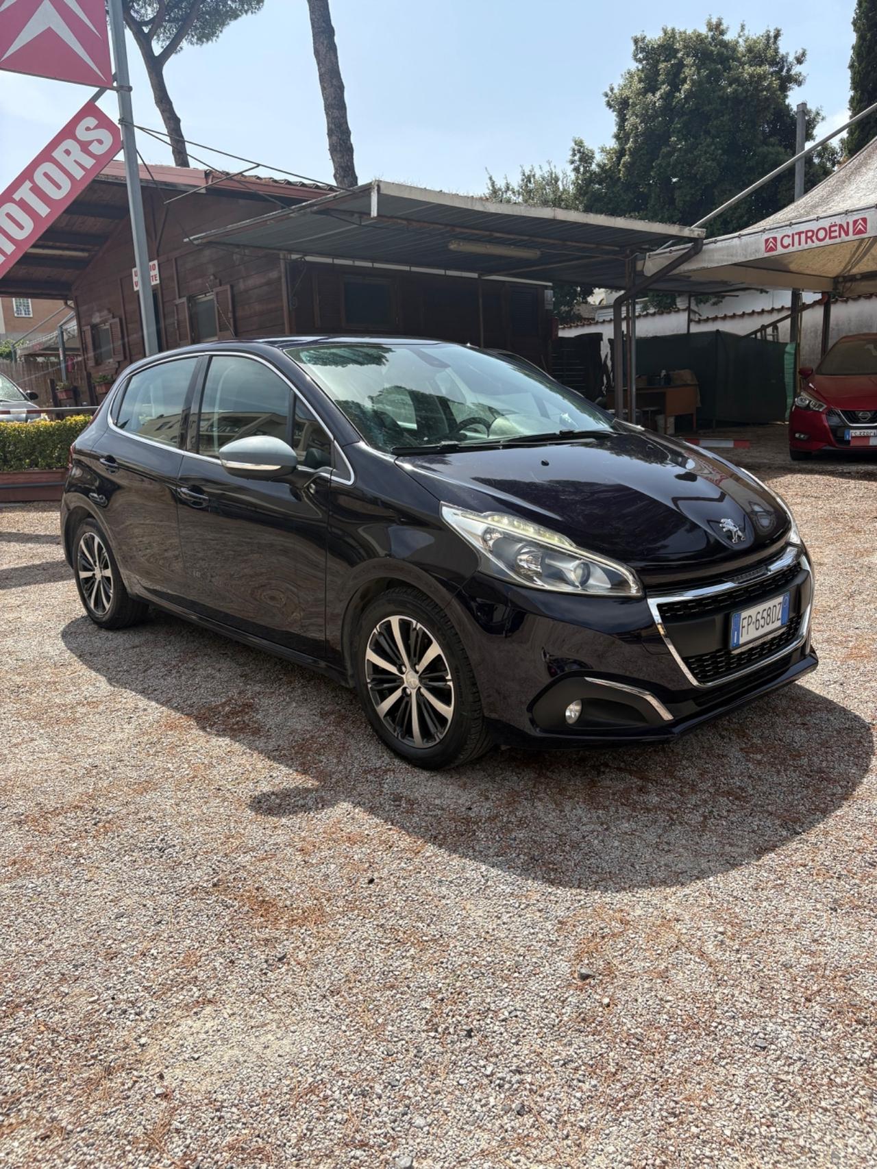 Peugeot 208 PureTech 82 5p. GPL Allure