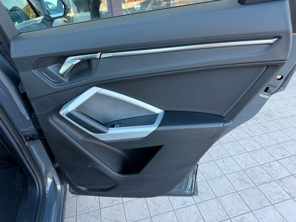 Audi Q3 35 1.5 Tfsi Business Advanced S-Tronic