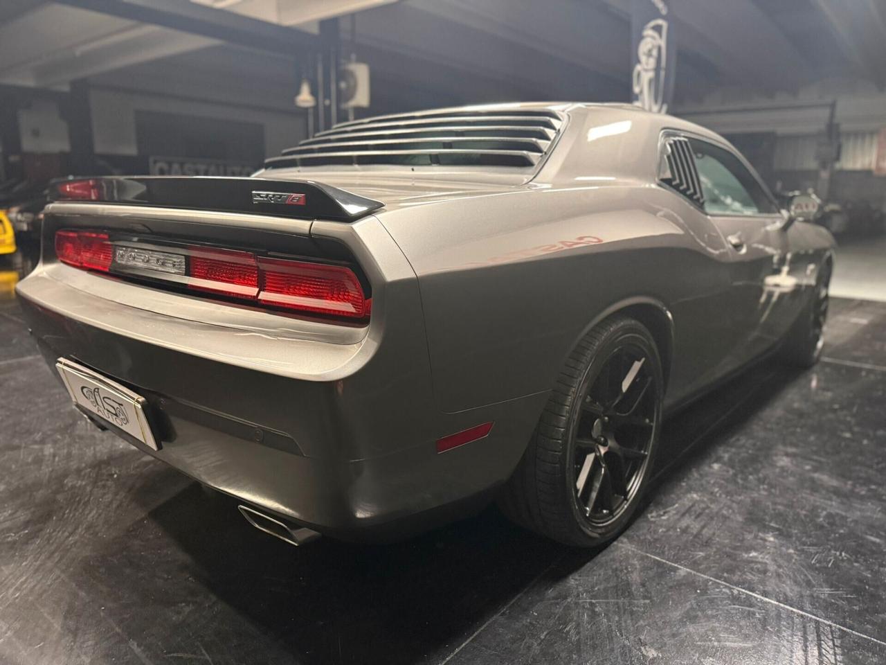 Dodge Challenger Srt