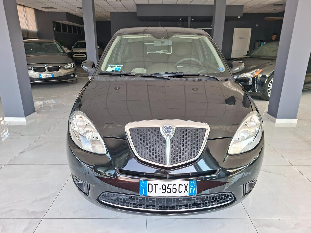 Lancia Ypsilon 1.2 benzina NEOPATENTATI