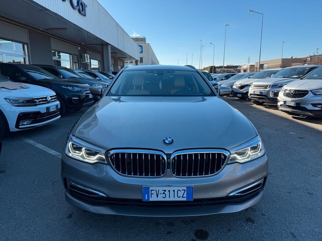 BMW 530 Touring xdrive Luxury 265cv auto / Service In BMW