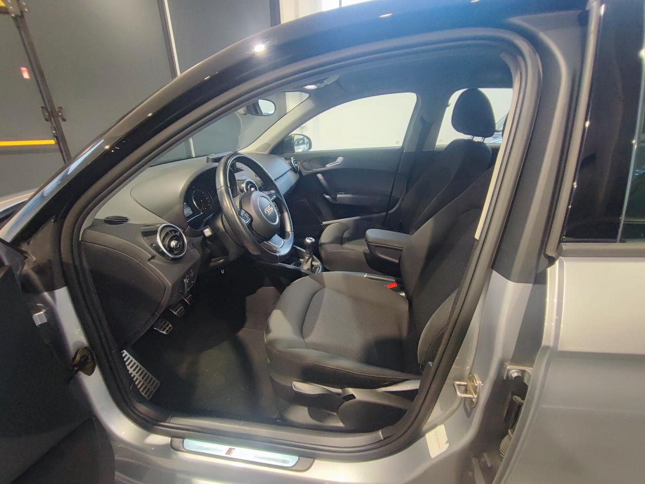 Audi A1 1.6 TDI S line edition plus