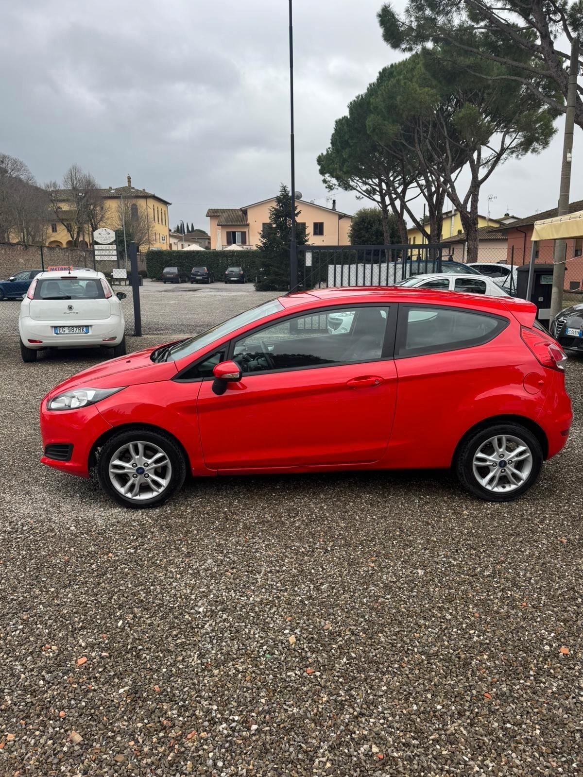 Ford Fiesta 1.4 3 porte Bz.- GPL Black & White Edition GPL CASA MADRE