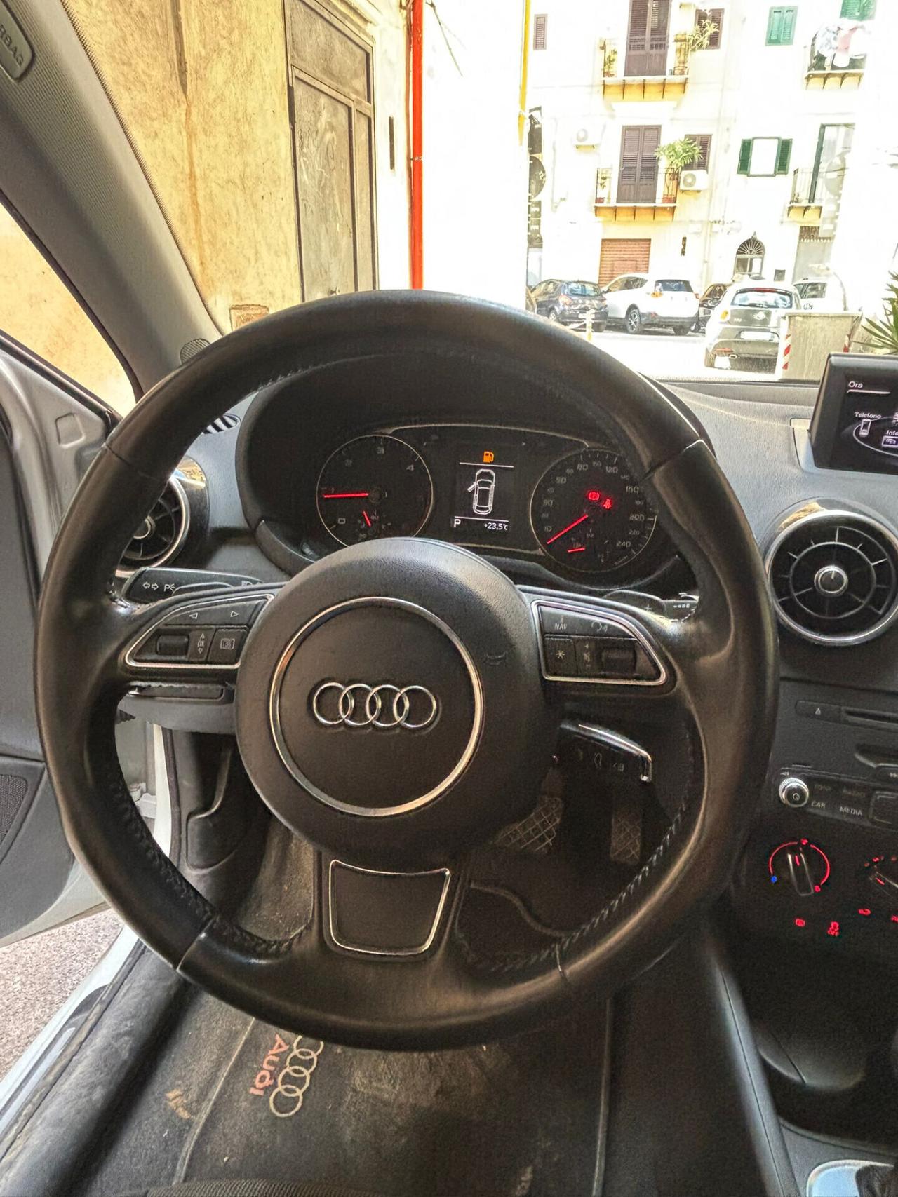 Audi A1 1.6 TDI 90CV S TRONIC S LINE EDICTION PLUS NEOPATENTATI FINANZIABILE