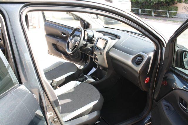 TOYOTA Aygo 1.0 VVT-i 69 CV 5 porte x-play TSS