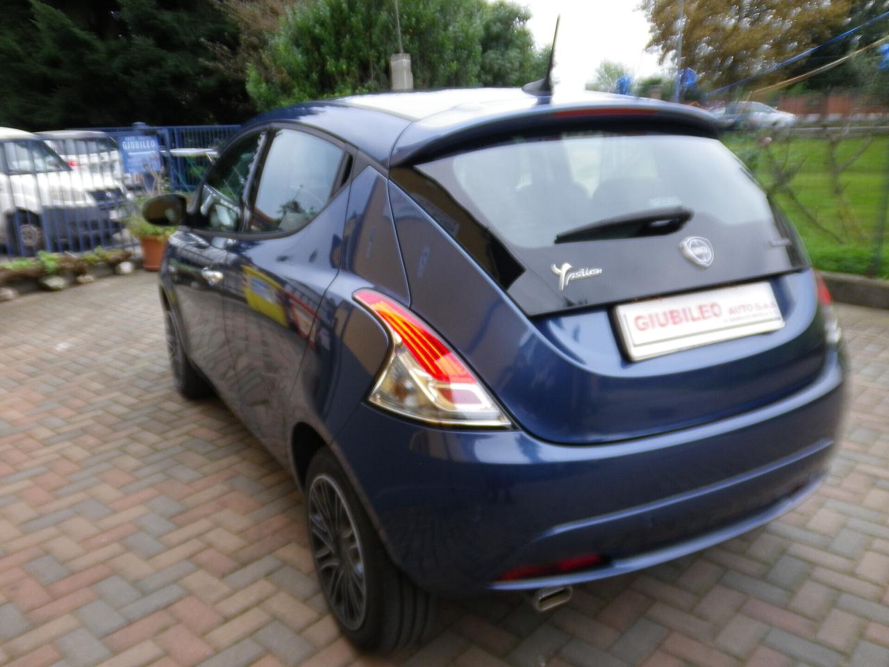 Lancia Ypsilon 1.0 FireFly 5 porte S&S Hybryd Gold