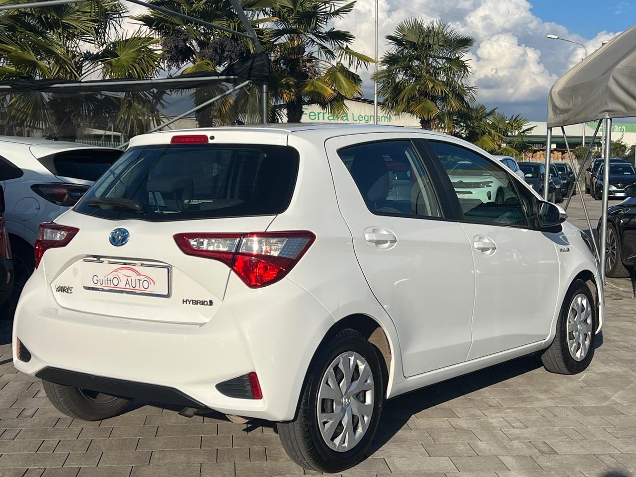 Toyota Yaris 1.5 Hybrid 5 porte Business