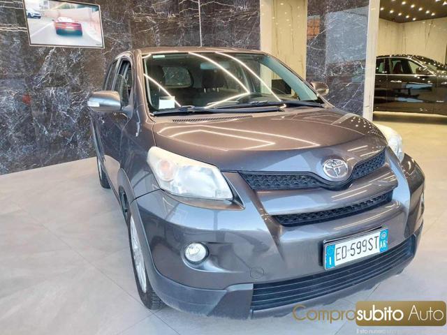 TOYOTA Urban Cruiser 1.4 D-4D AWD Luxury