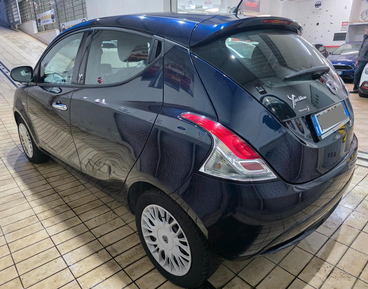 Lancia Ypsilon 1.2 69 CV 5 porte Gold