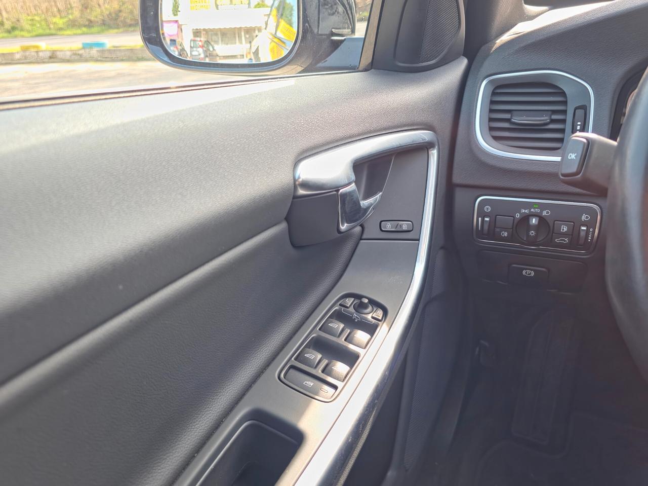 Volvo V60 Cross Country CV-150 D3 Geartronic Summum 2016-E6 Automatico