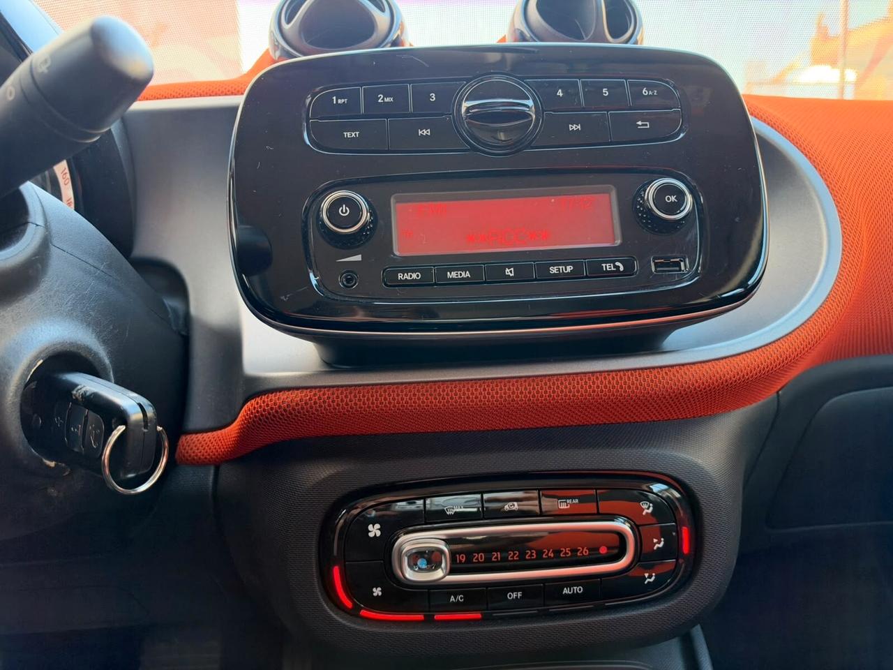 Smart ForTwo 2016 1.0 twinamic Passion AUTOMATICA LEGGI!