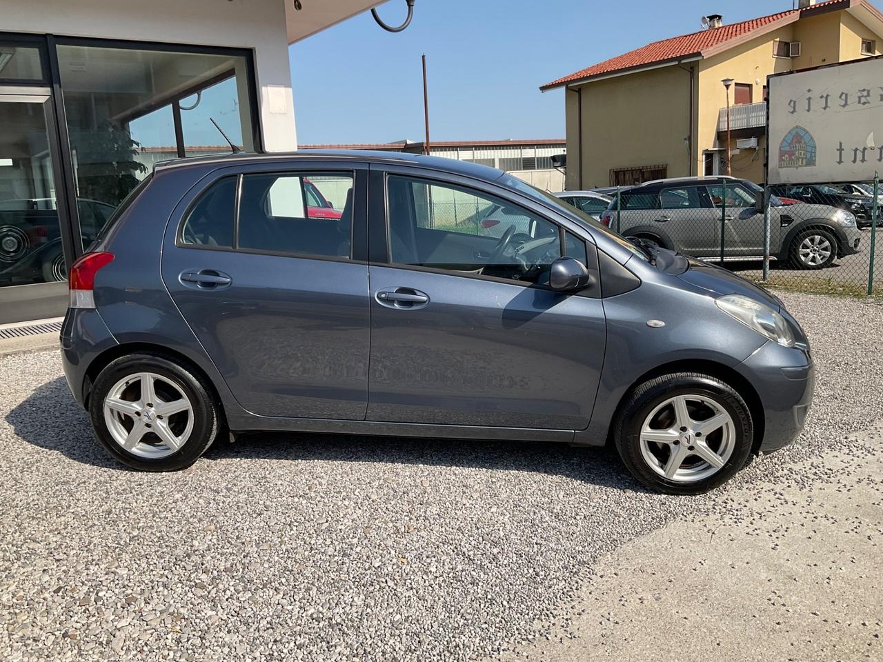 Toyota Yaris 1.0 5 porte Sol