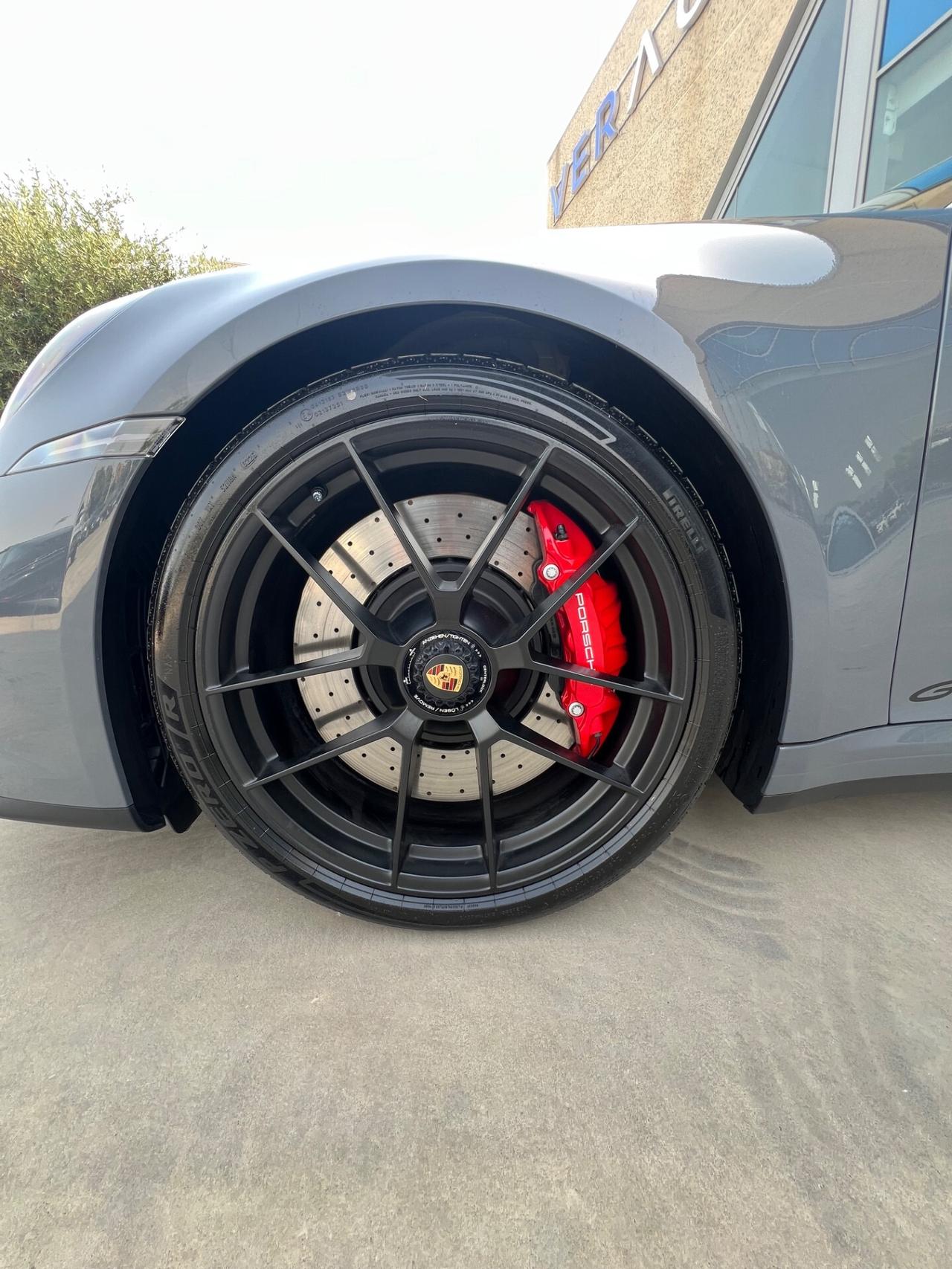 Porsche 911 Carrera 4 GTS Cabriolet - possibilità noleggio no scoring