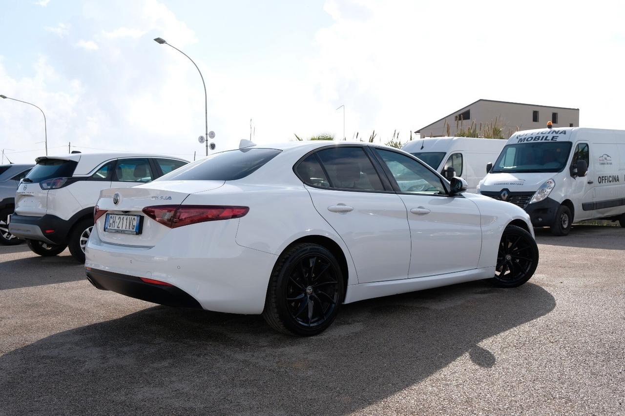 Alfa Romeo Giulia 2.2 Turbodiesel 136 CV AT8