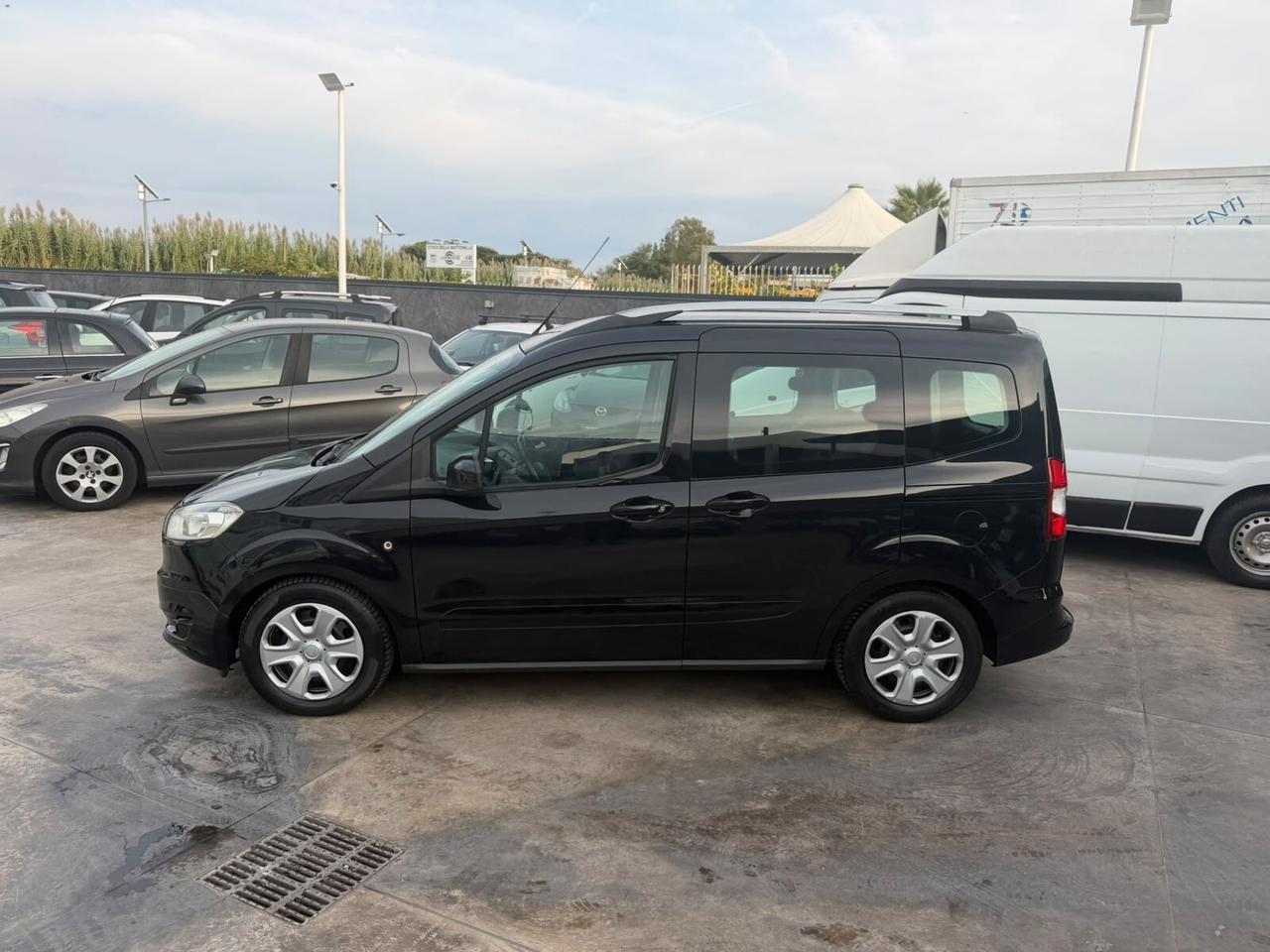 Ford Tourneo Courier 1.5 TDCI 75 CV Titanium
