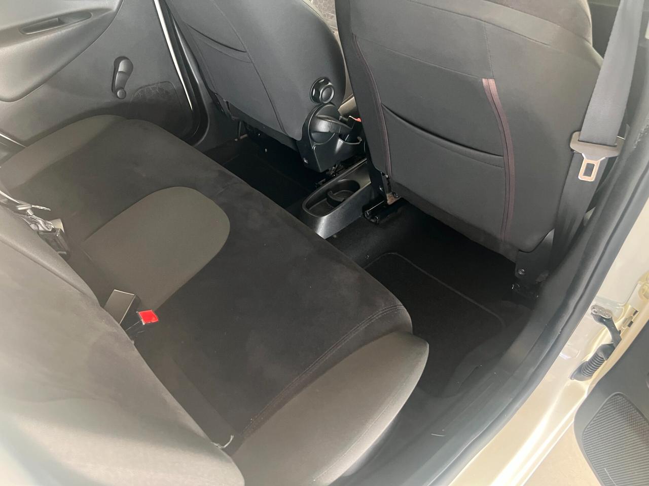 Lancia Ypsilon 1.2 69 CV 5 porte GPL Ecochic Gold OK NEOPATENTATI