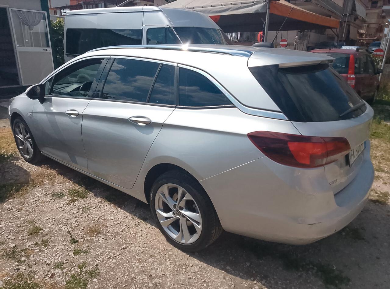 Opel Astra 16 DDT se 110 CV cambio automatico 2017