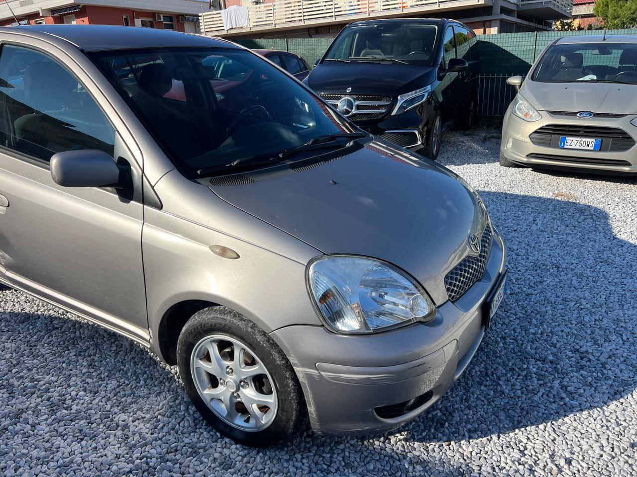Toyota Yaris 1.3i 16V cat 5 porte Sol