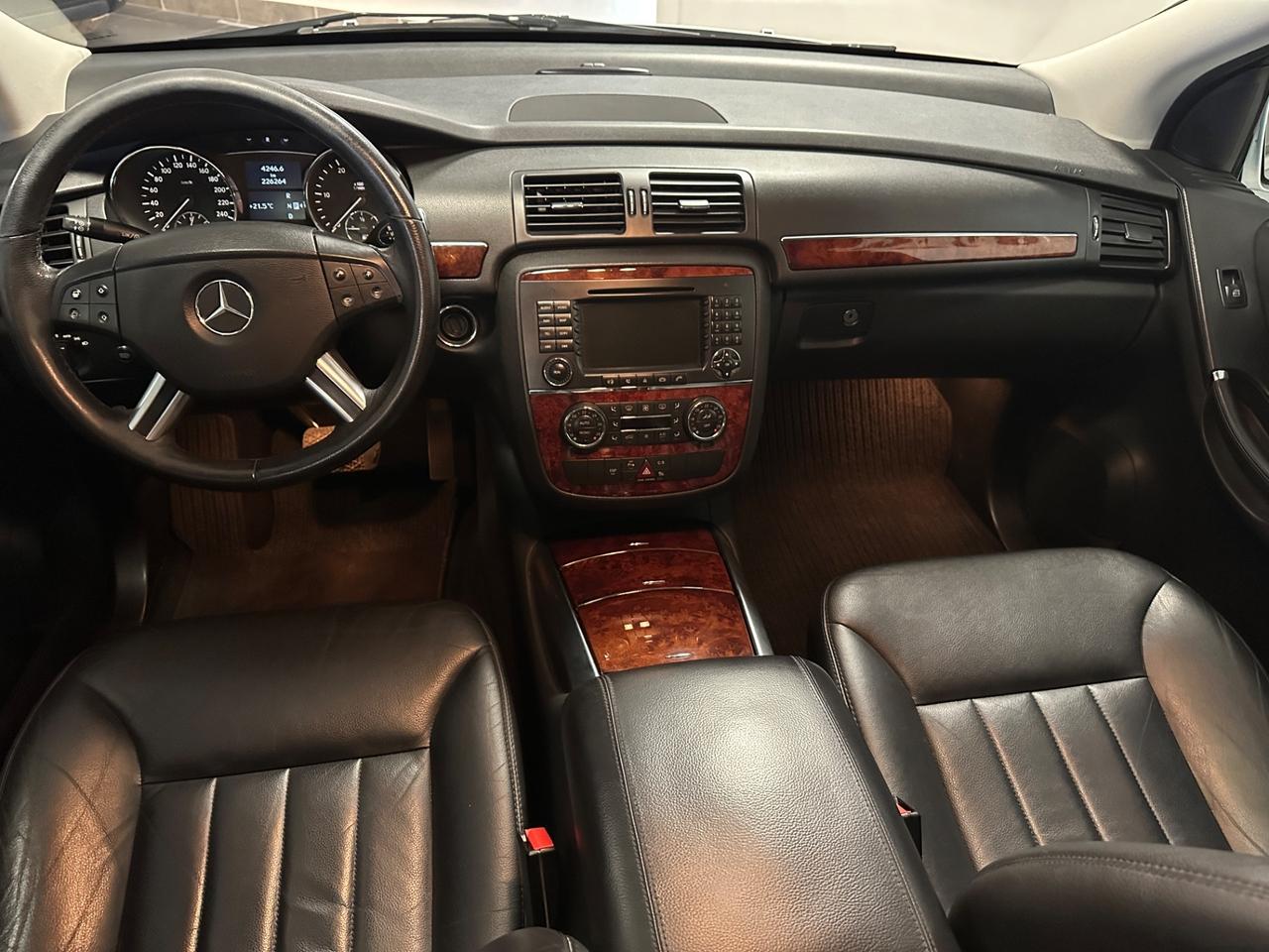 MERCEDES-BENZ R 320CDI 224CV 4 MATIC 6 POSTI