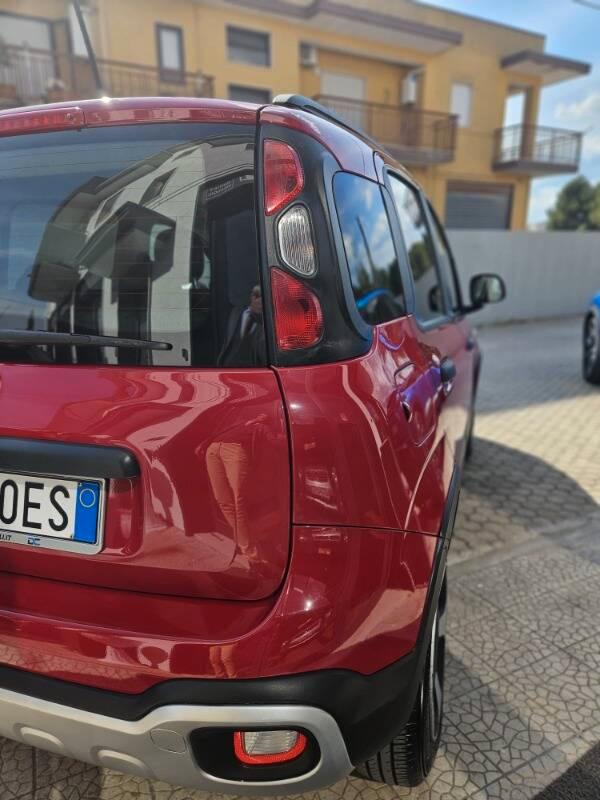Fiat Panda (Red) 1.0 firefly hybrid City Cross s&s 70cv 5p.ti