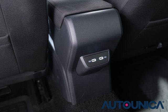 VOLKSWAGEN Polo 1.0 TSI DSG R-LINE AUTOMATICA NEOPATENTATI
