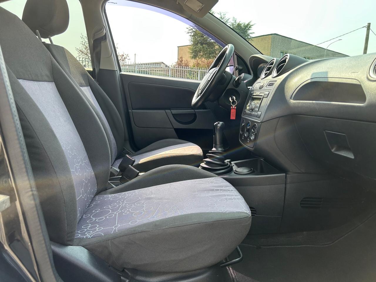 Ford Fiesta 1.2 16V 5p. Ghia