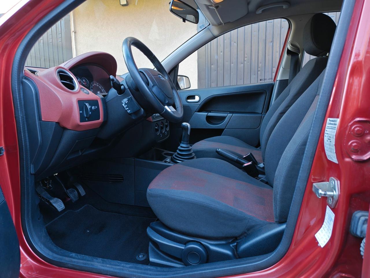 Ford Fiesta 1.2 BENZINA 75cv / 50.000km / Unipro