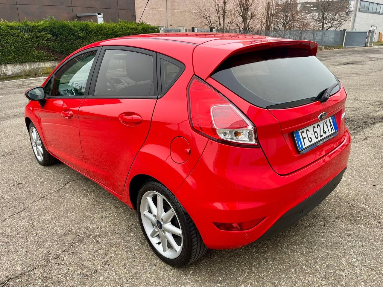 Ford Fiesta 1.2benz 2017 139.000km perfetta per neopatentati