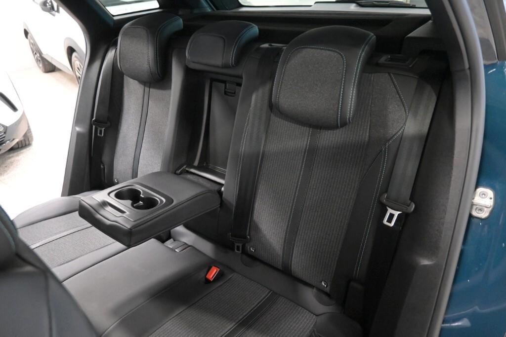 PEUGEOT 3008 1.5 BLUEHDI 130CV EAT8 SeS ALLURE ( FARI LED - I-COCKPIT - NAVI - MIRROR - PDC - TELECAMERA POST. - CERCHI 18 )