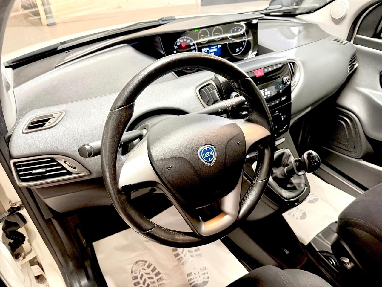 Lancia Ypsilon 1.2 69 CV 5 porte Gold