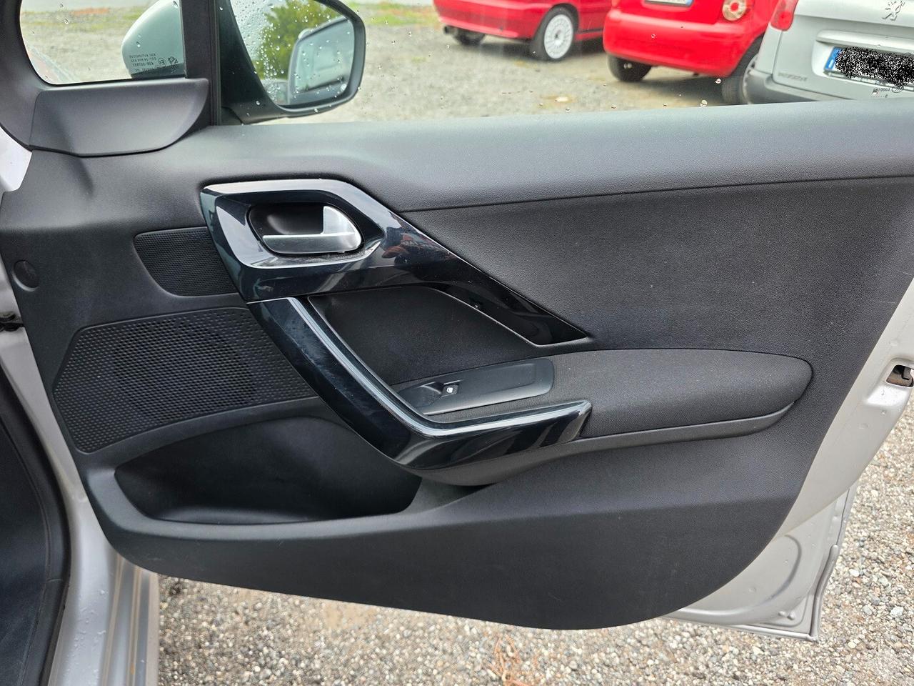Peugeot 208 1.2 5 porte