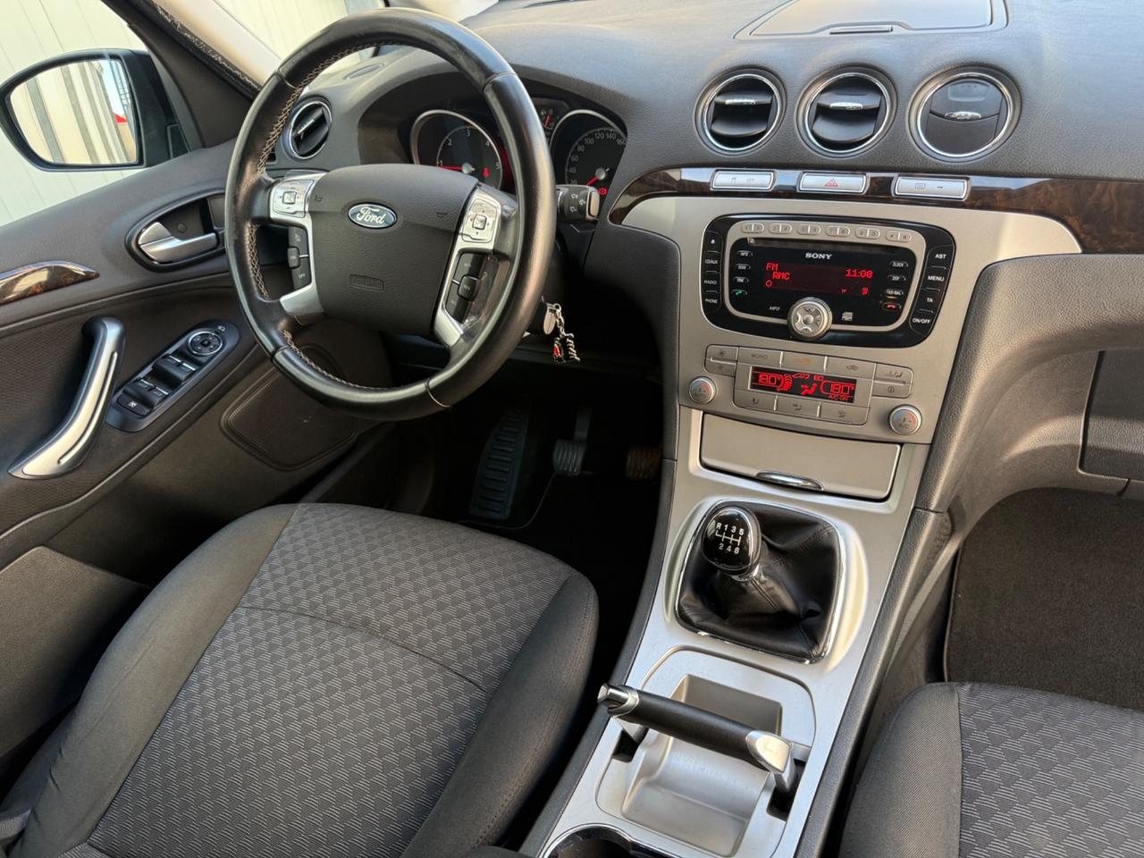 Ford Galaxy 2.0 TDCi 140 CV Ghia DPF