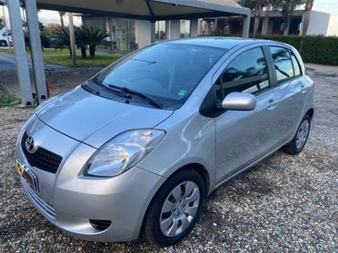 TOYOTA Yaris 1.0 5 porte Sol