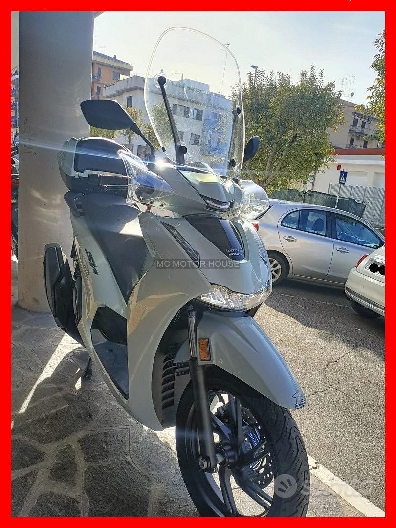 Honda sh 350 +0maggi0 casco+garanzia+rate+permute