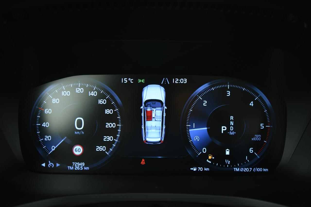 VOLVO V60 2.0 b4 Momentum Business auto NEOPATENTATI+C17"