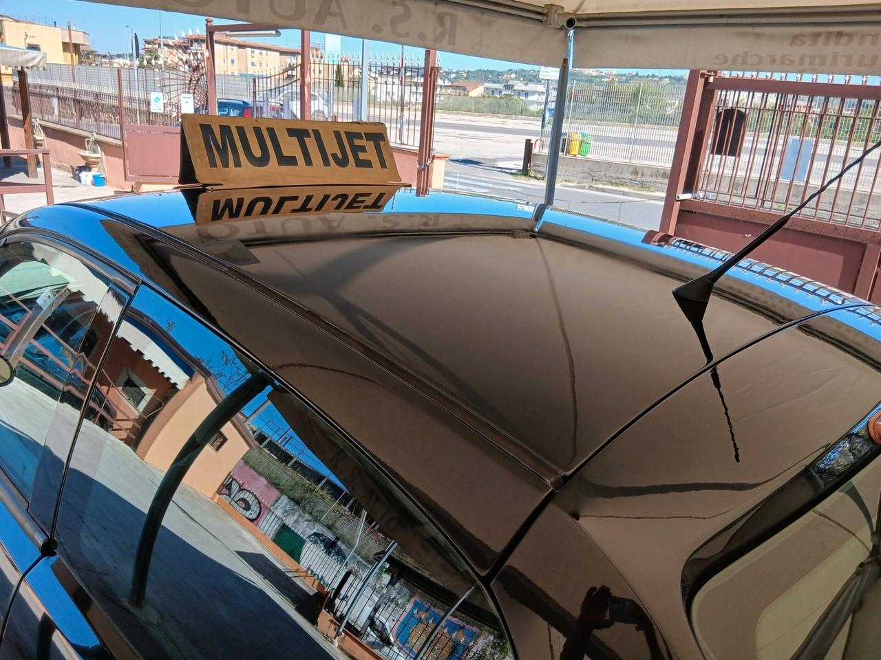 Lancia Ypsilon 1.3 MJT 75 CV full 06