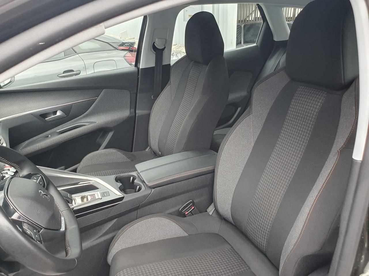 Peugeot 3008 BlueHDi 130 S&S Allure
