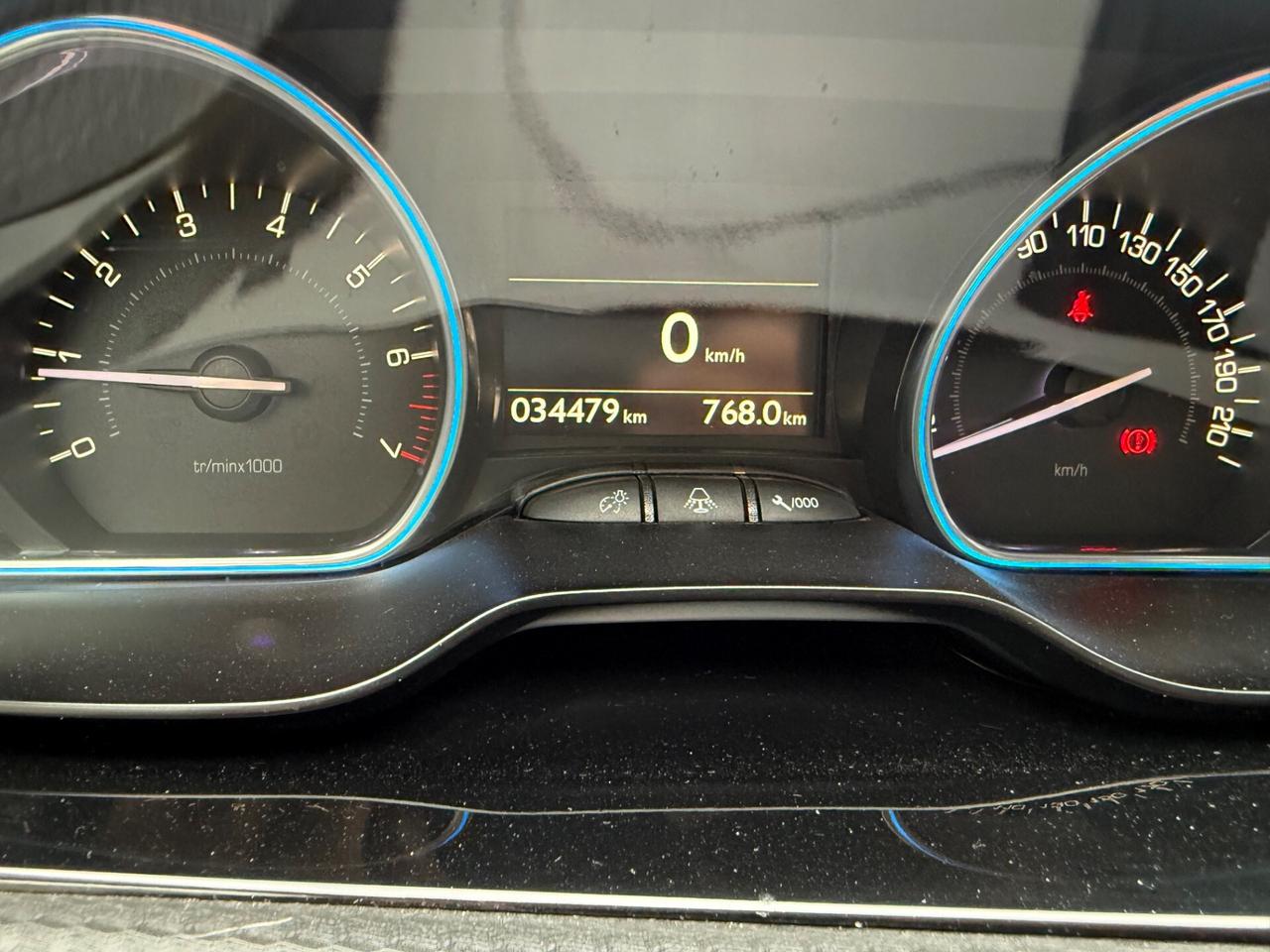 Peugeot 2008 PureTech action gti