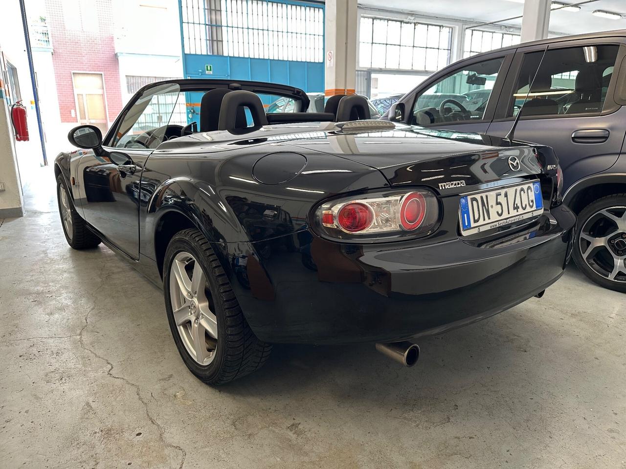 Mazda MX-5 Roadster Coupé 1.8L Wind
