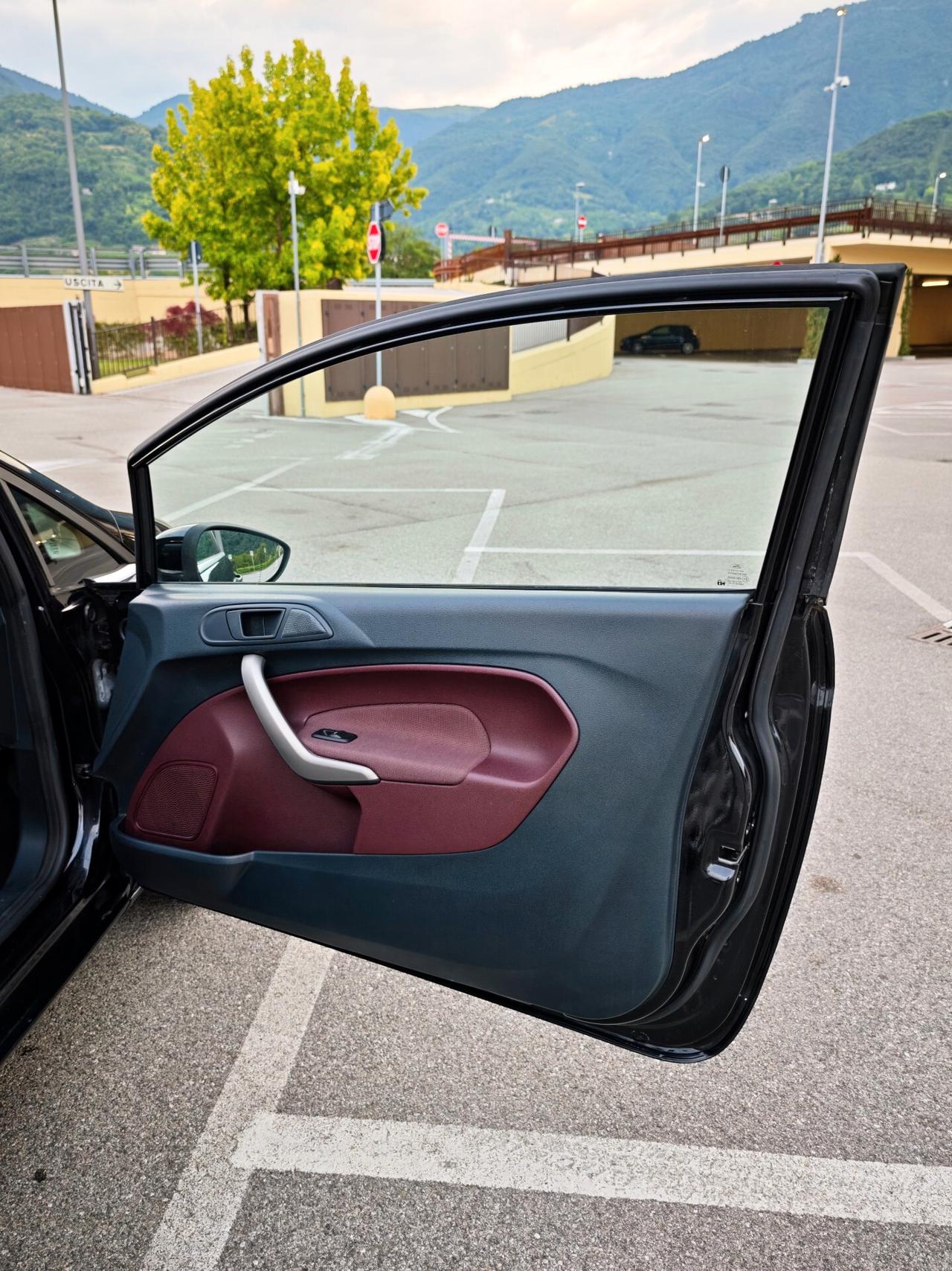 Ford Fiesta 1.4 TDCi 68 CV - 50 KW - PERFETTA -