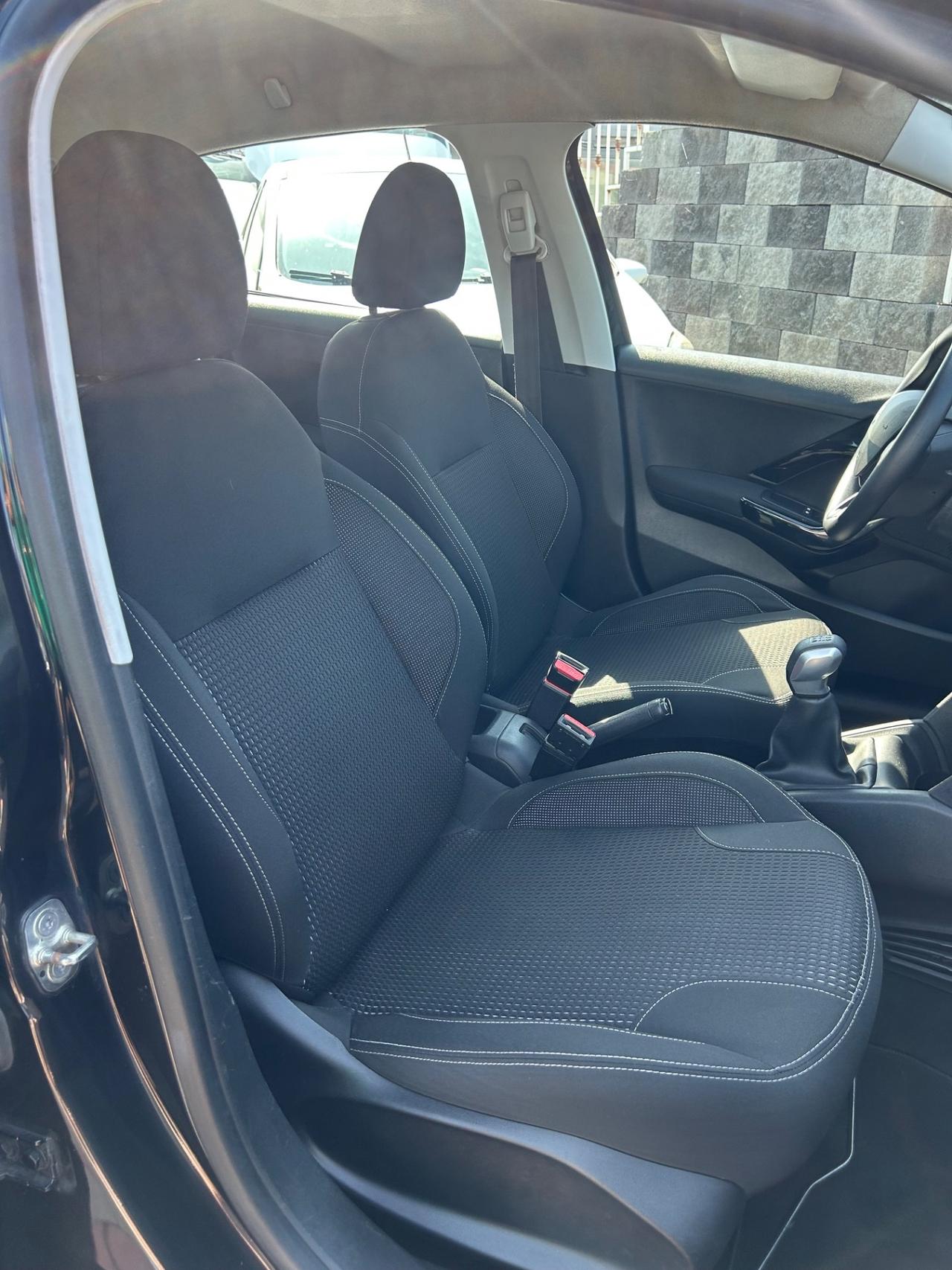 Peugeot 208 1.4 HDi 68 CV 5 porte Active
