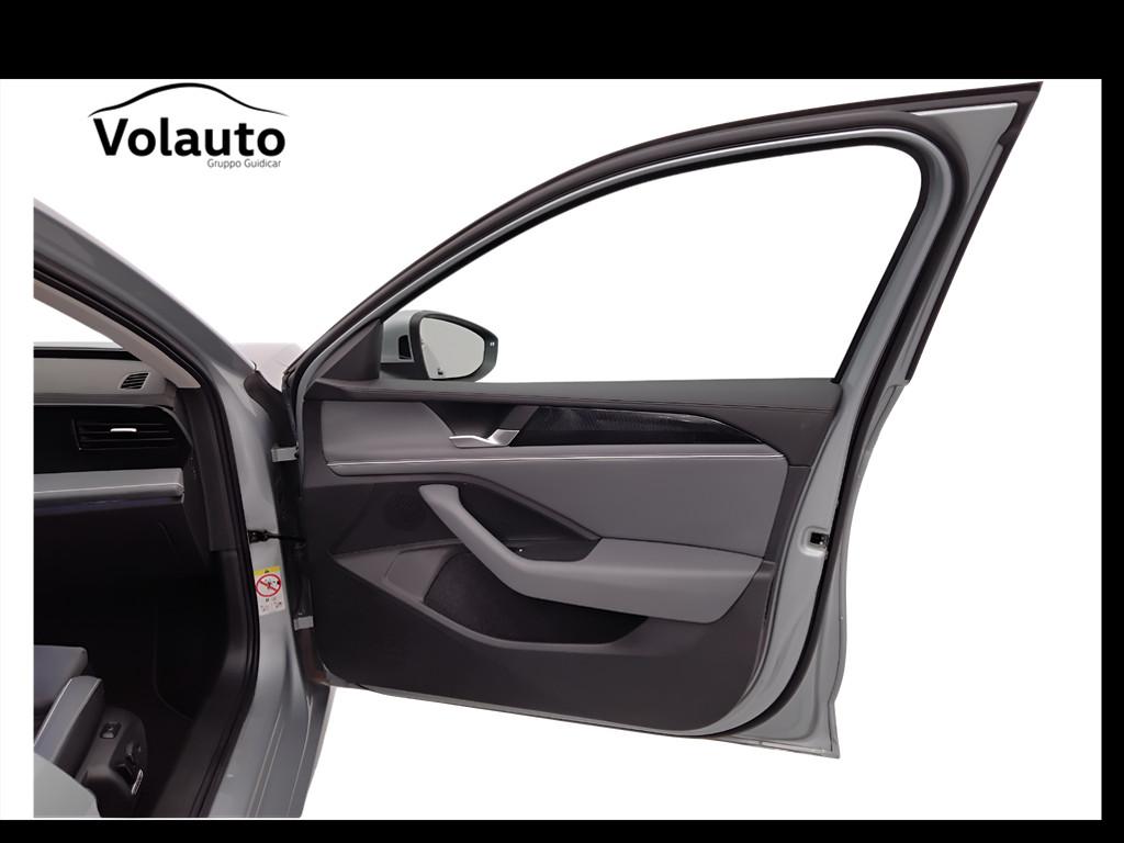 VOLKSWAGEN Passat IX 2024 - Passat 2.0 tdi scr Business 150cv dsg