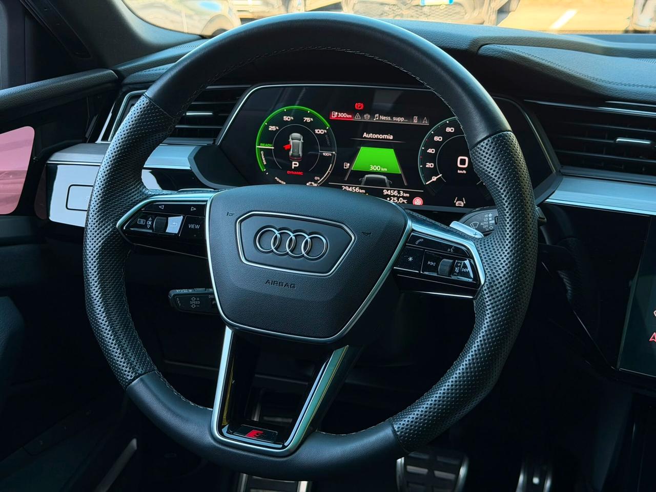 Audi Q8 e-tron 55 quattro S line edition