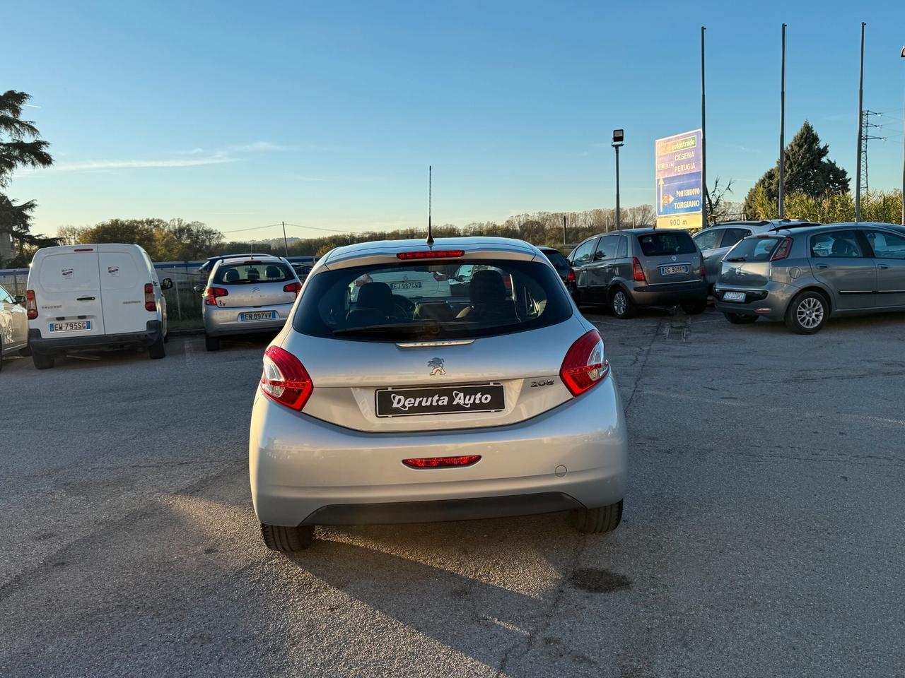 Peugeot 208 1.4 HDi 68 CV 5 porte Allure