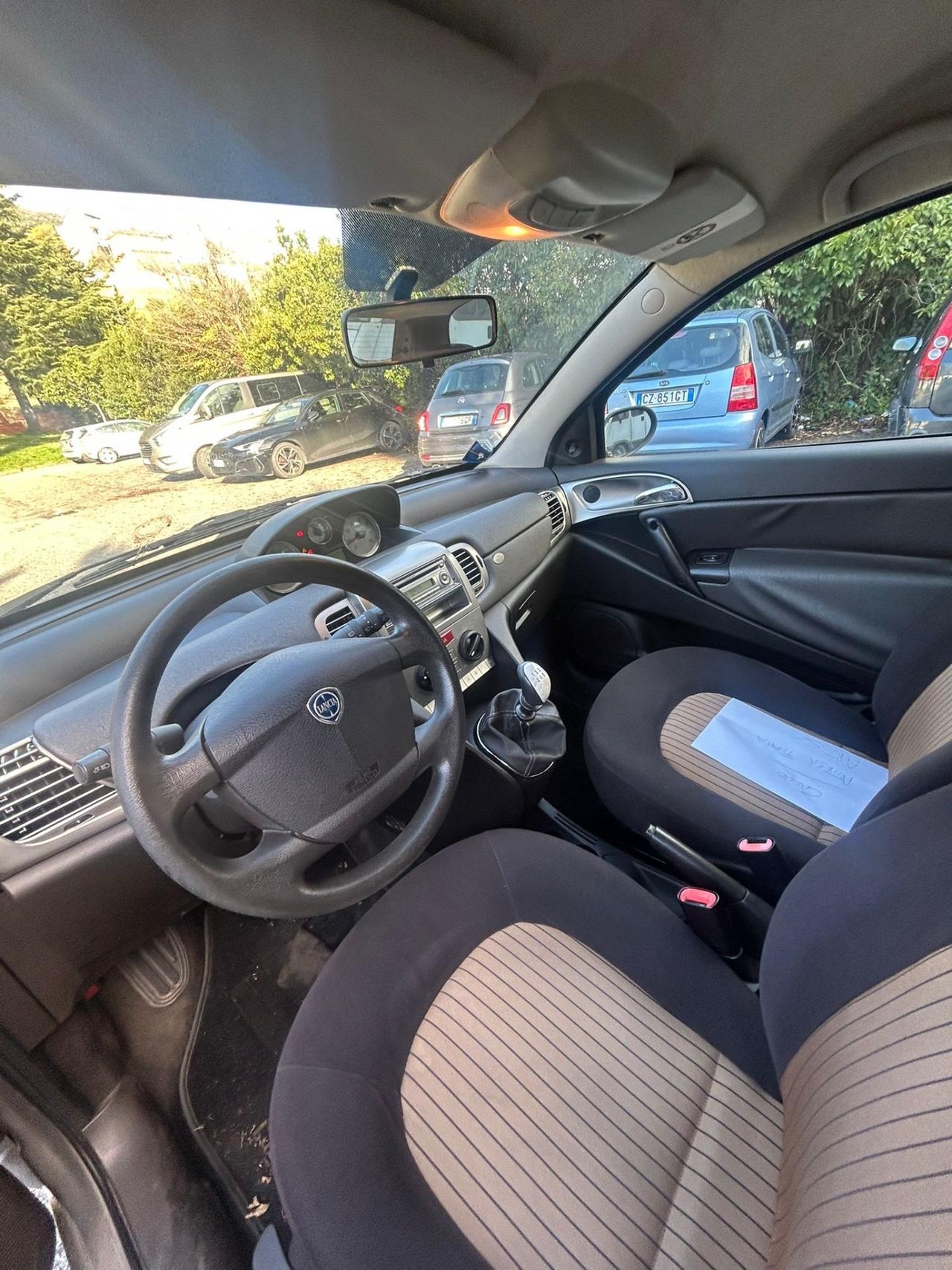 Lancia Ypsilon 1.2 Platino