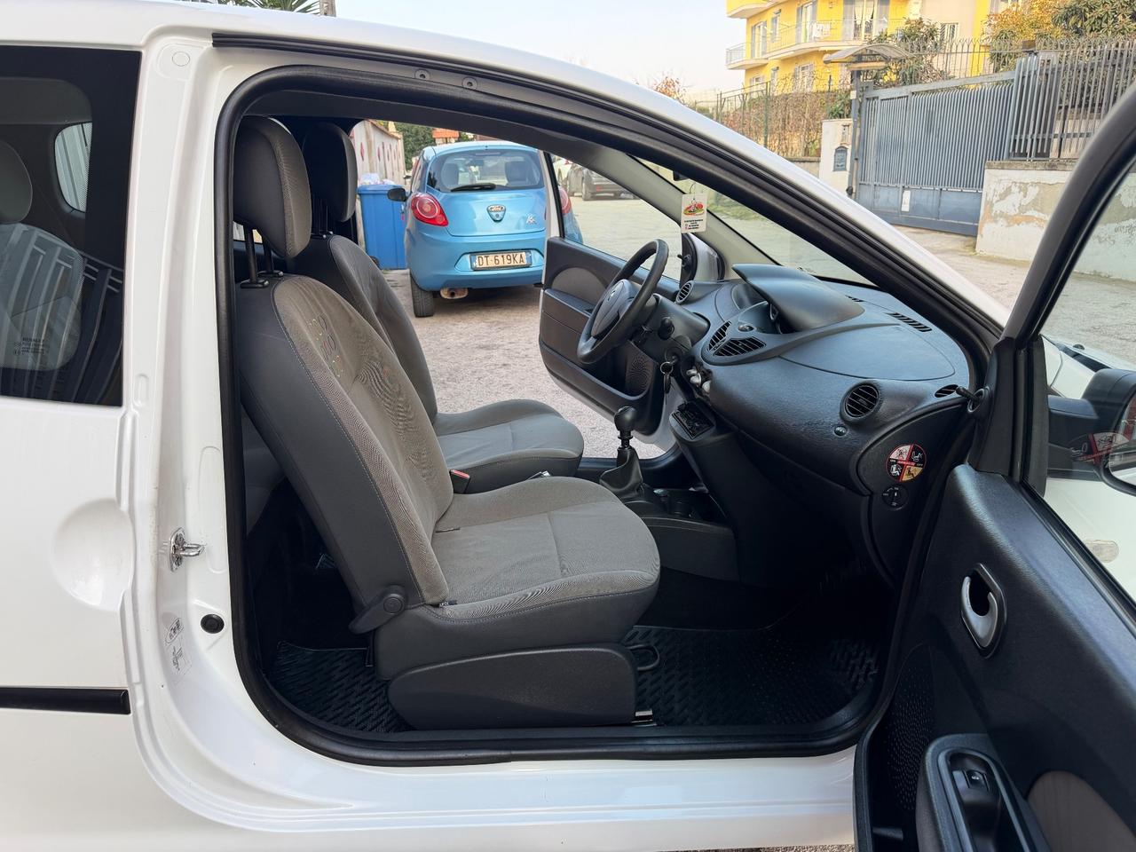 Renault Twingo 1.2 16V LEV Miss Sixty