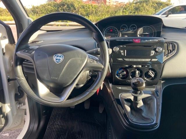 Lancia Ypsilon 1.2 69 CV 5 porte Platinum