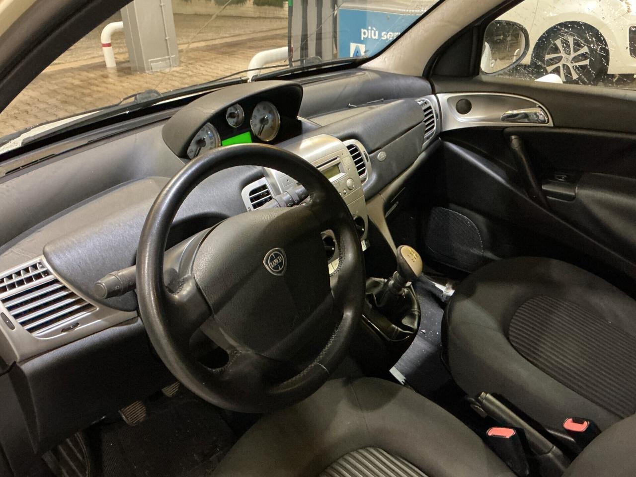 Lancia Ypsilon 1.2 Argento